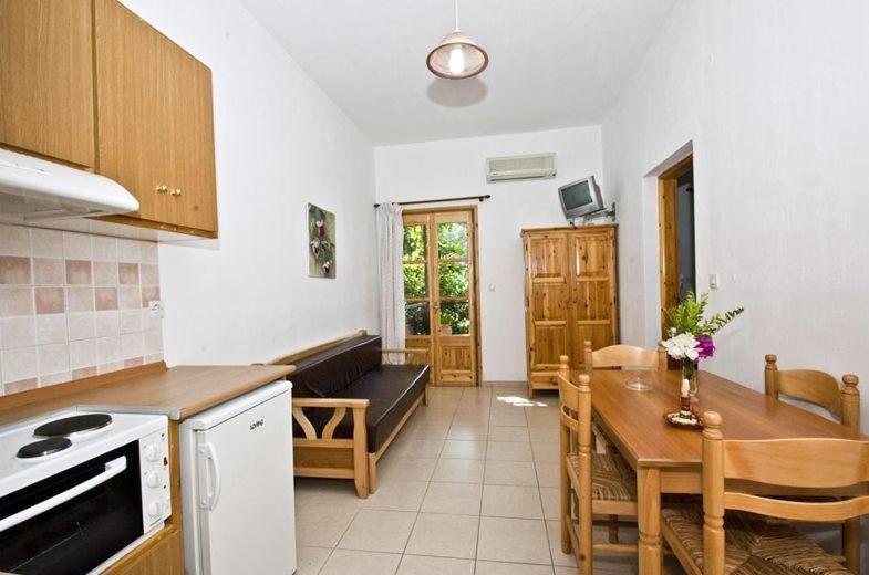Athina Apartments 네오 클리마 객실 사진