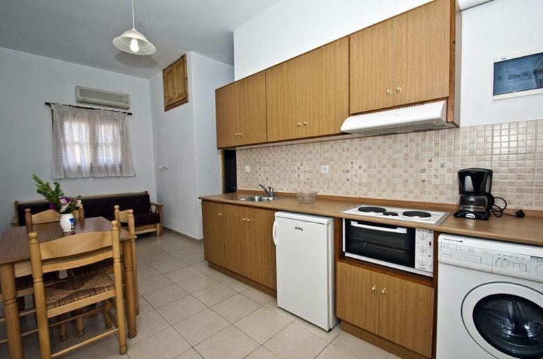 Athina Apartments 네오 클리마 객실 사진